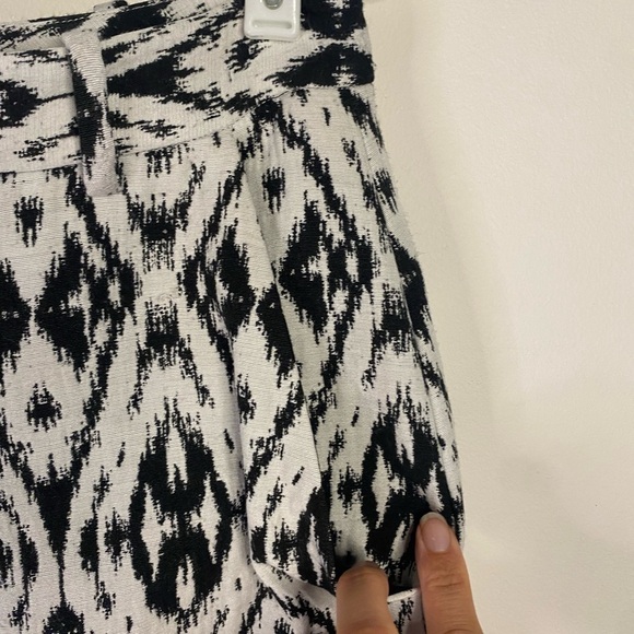 Theory Black and White Dress Shorts With Skirt Front Size 6 Preppy Classic - Picture 9 of 13